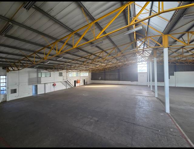 1,616M² WAREHOUSE TO LET IN GLEN ANIL